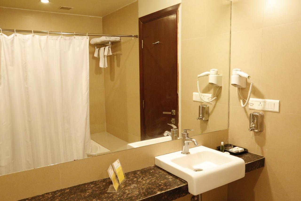 The Aures Hotel Аурангабад Екстериор снимка