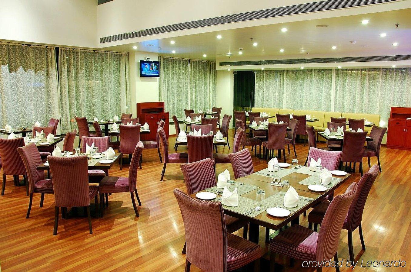 The Aures Hotel Аурангабад Екстериор снимка