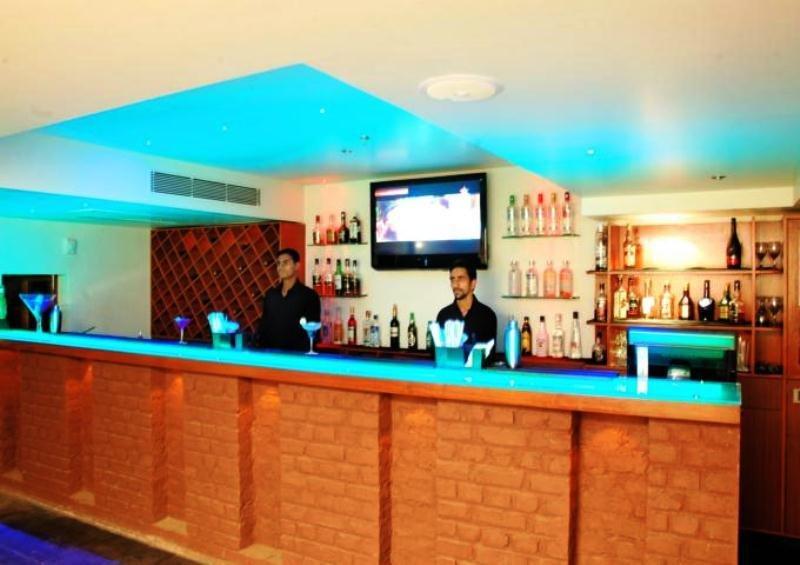 The Aures Hotel Аурангабад Екстериор снимка