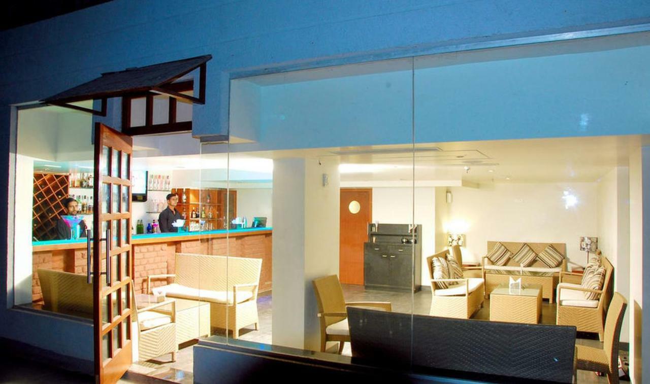 The Aures Hotel Аурангабад Екстериор снимка