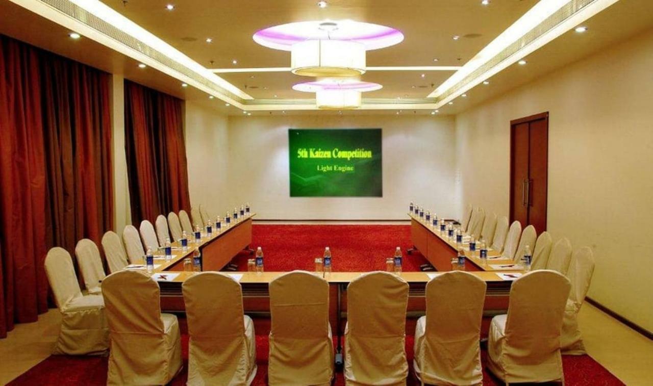 The Aures Hotel Аурангабад Екстериор снимка